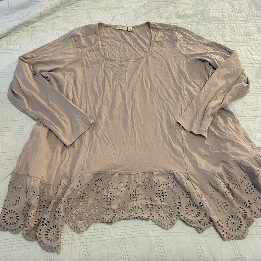 LOGO by Lori Goldstein Taupe gray Scoop Neck Long Sleeve Tunic with Eyelet Hem
